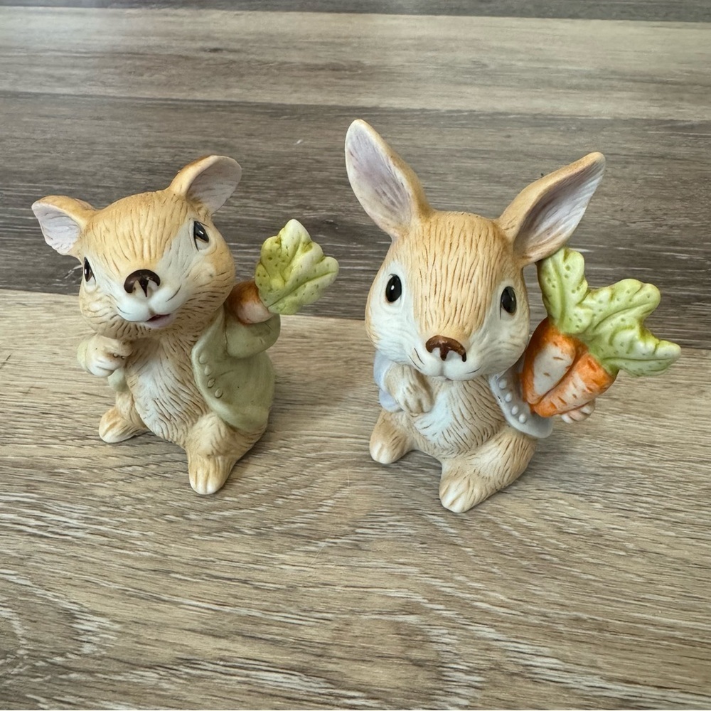 2 Homco Bunny Rabbits Porcelain Figurines 3.2" Tall Easter Spring Carrots #1410
